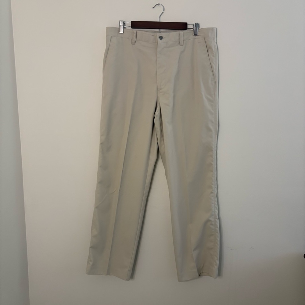 Callaway Men’s Khaki Pants 38X32 Golf Work Travel Special Occasion Lightweight